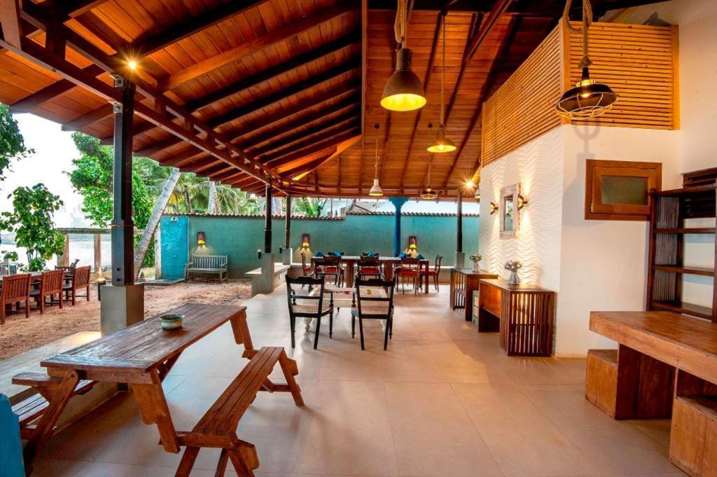 Ocean Gateway Dickwella Hotel Luaran gambar